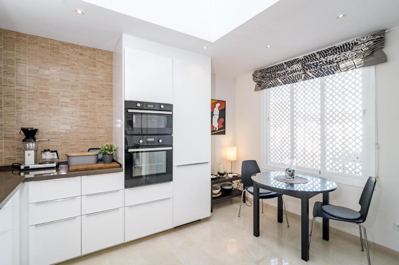 Ma2- Sea Views, Walking Distance To Puerto Banus Appartement *